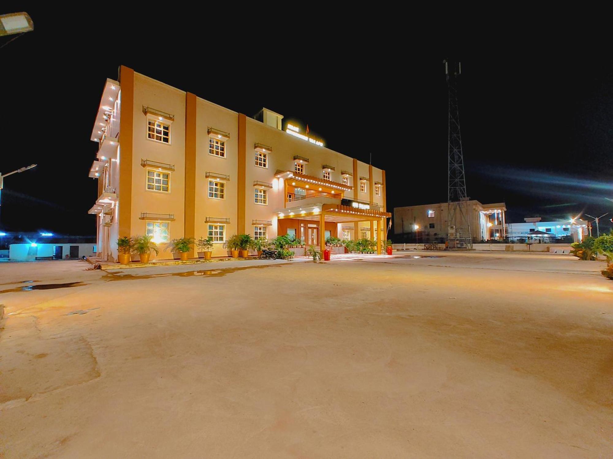 Avadh Sunshine Palace Hotel And Resort Ayodhya المظهر الخارجي الصورة