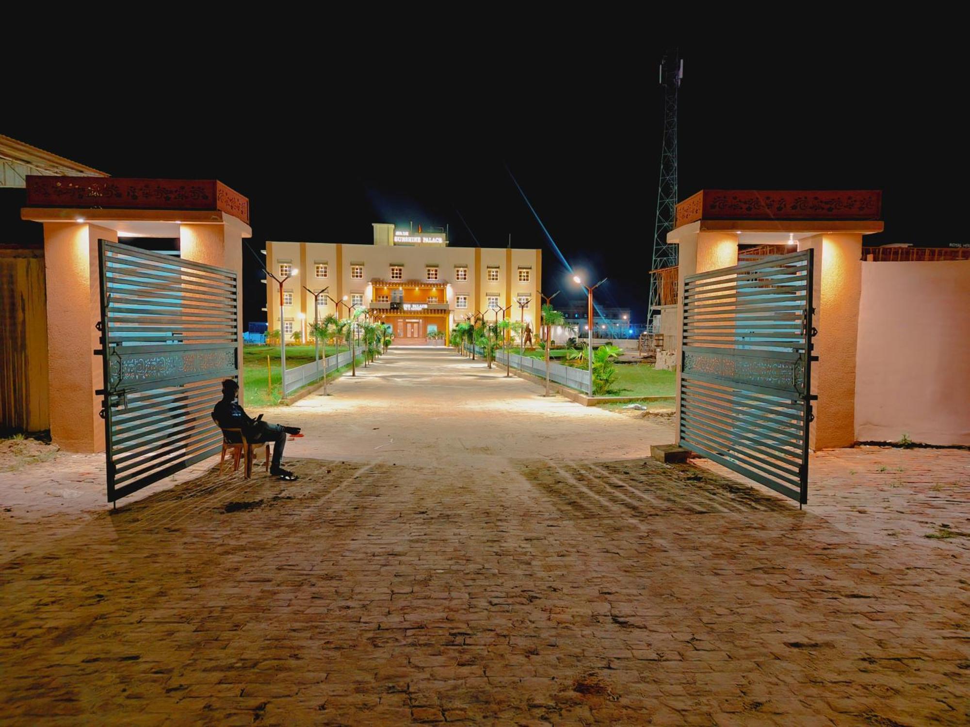 Avadh Sunshine Palace Hotel And Resort Ayodhya المظهر الخارجي الصورة