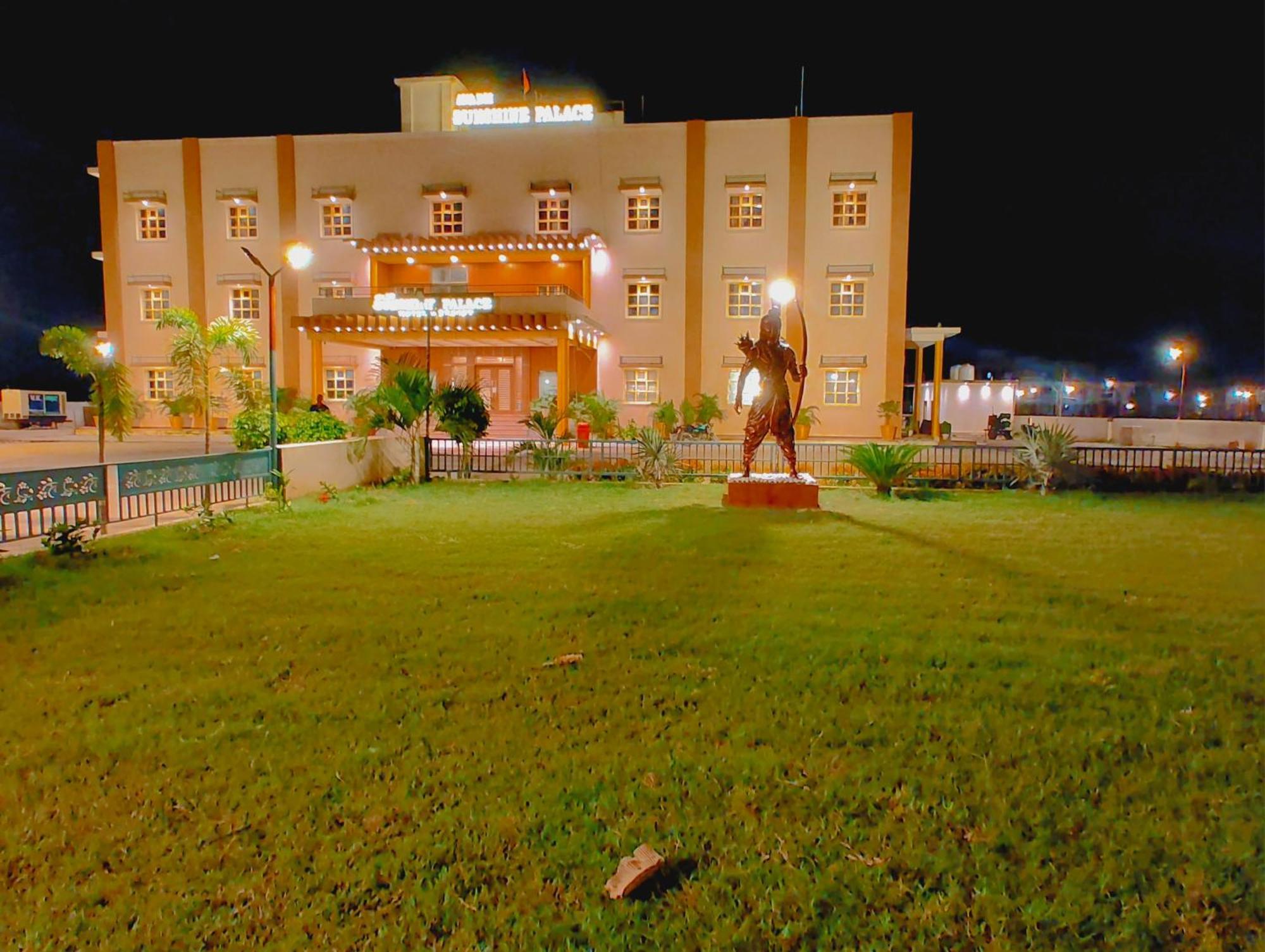 Avadh Sunshine Palace Hotel And Resort Ayodhya المظهر الخارجي الصورة