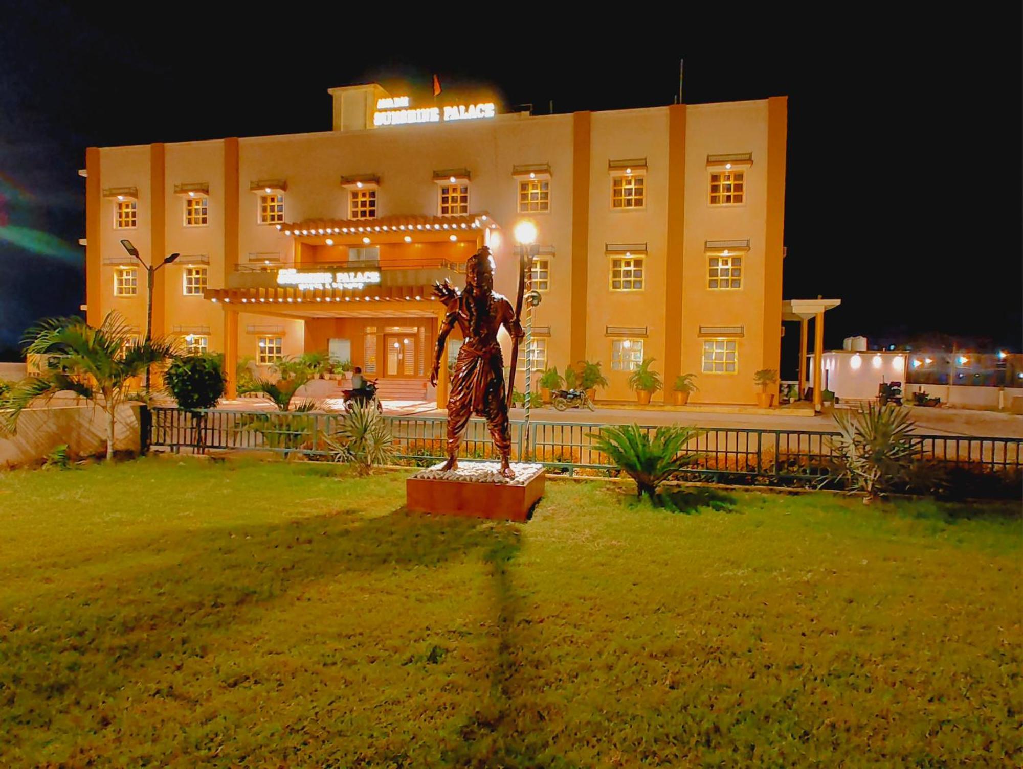 Avadh Sunshine Palace Hotel And Resort Ayodhya المظهر الخارجي الصورة