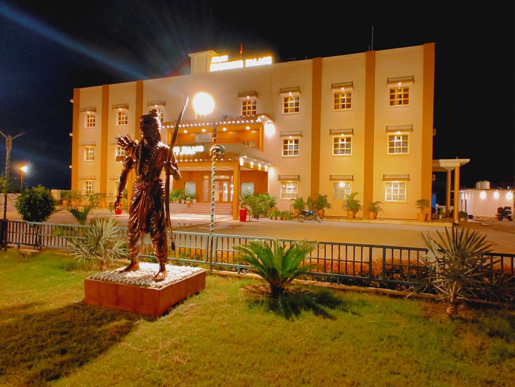 Avadh Sunshine Palace Hotel And Resort Ayodhya المظهر الخارجي الصورة