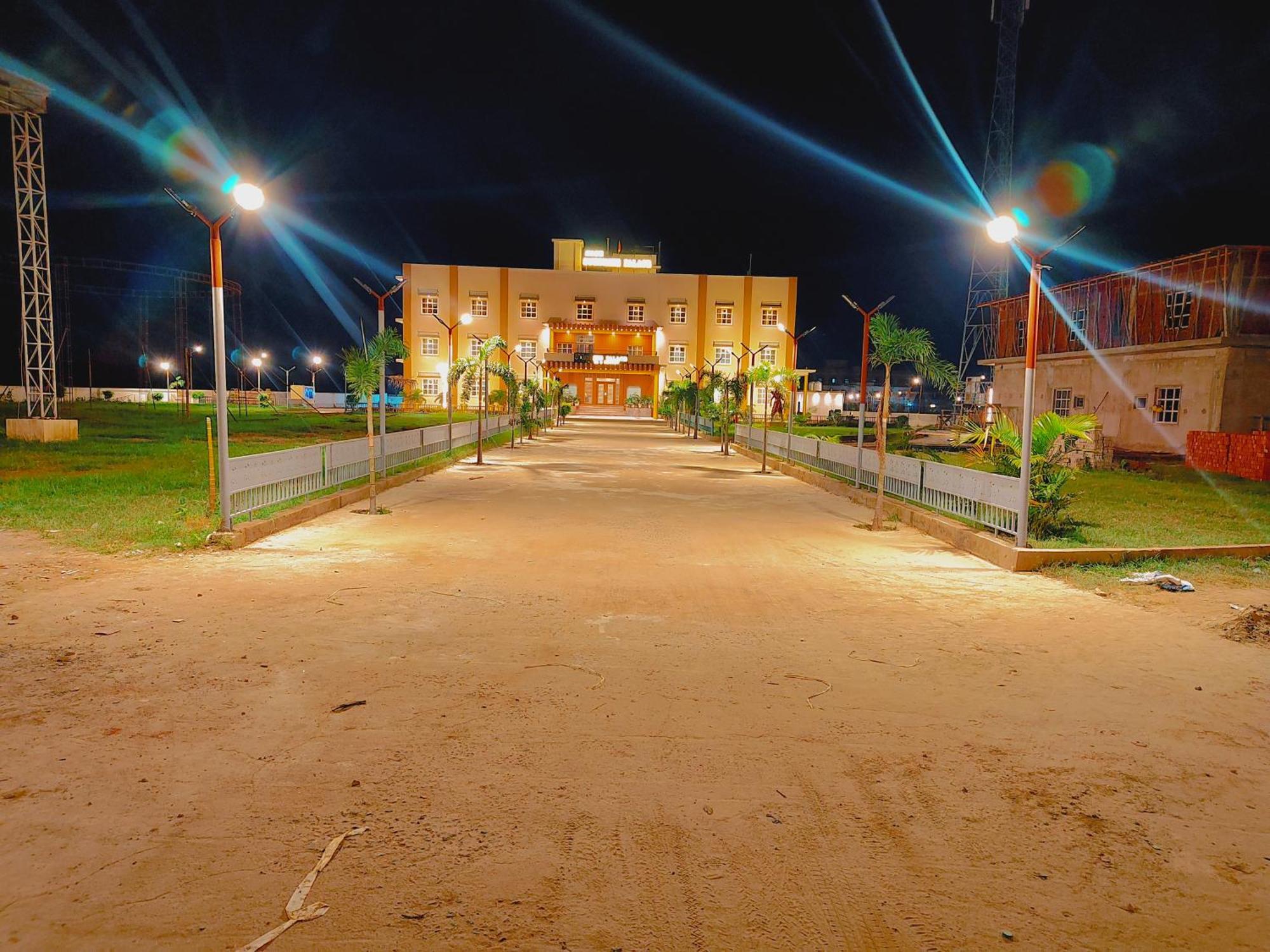 Avadh Sunshine Palace Hotel And Resort Ayodhya المظهر الخارجي الصورة