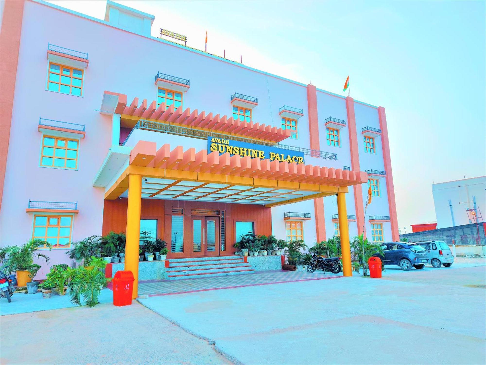 Avadh Sunshine Palace Hotel And Resort Ayodhya المظهر الخارجي الصورة