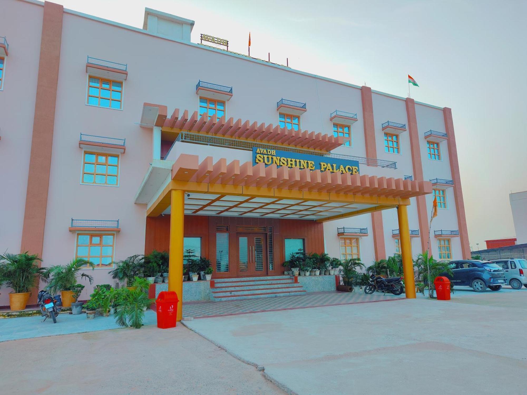 Avadh Sunshine Palace Hotel And Resort Ayodhya المظهر الخارجي الصورة